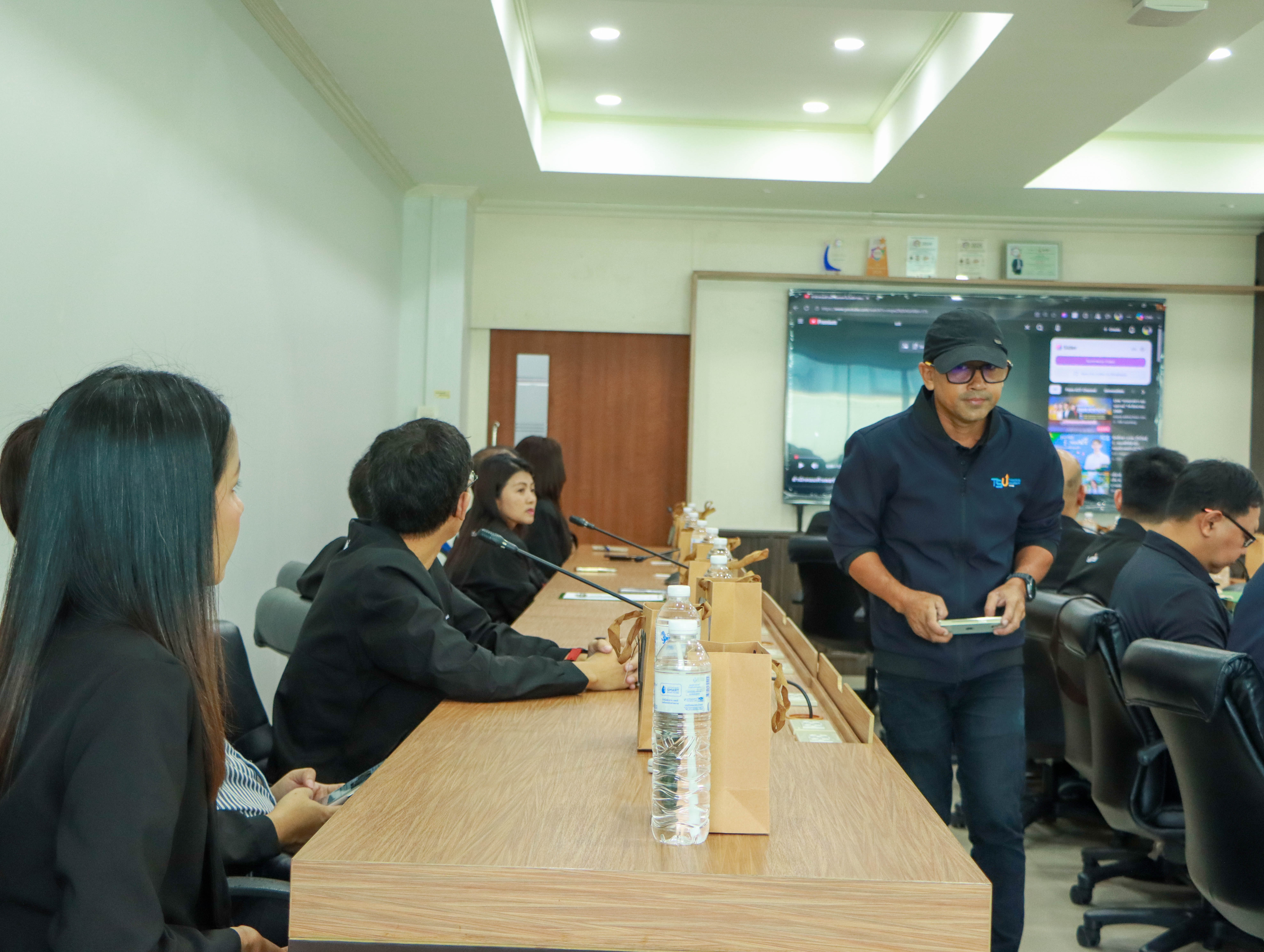 ก้าวสู่ Digital Organization! LeRT ม.ทักษิณ เรียนรู้ต้นแบบบริหารทรัพยากรองค์กรแบบบูรณาการ เชื่อมทุกกระบวนงานสู่ Paperless