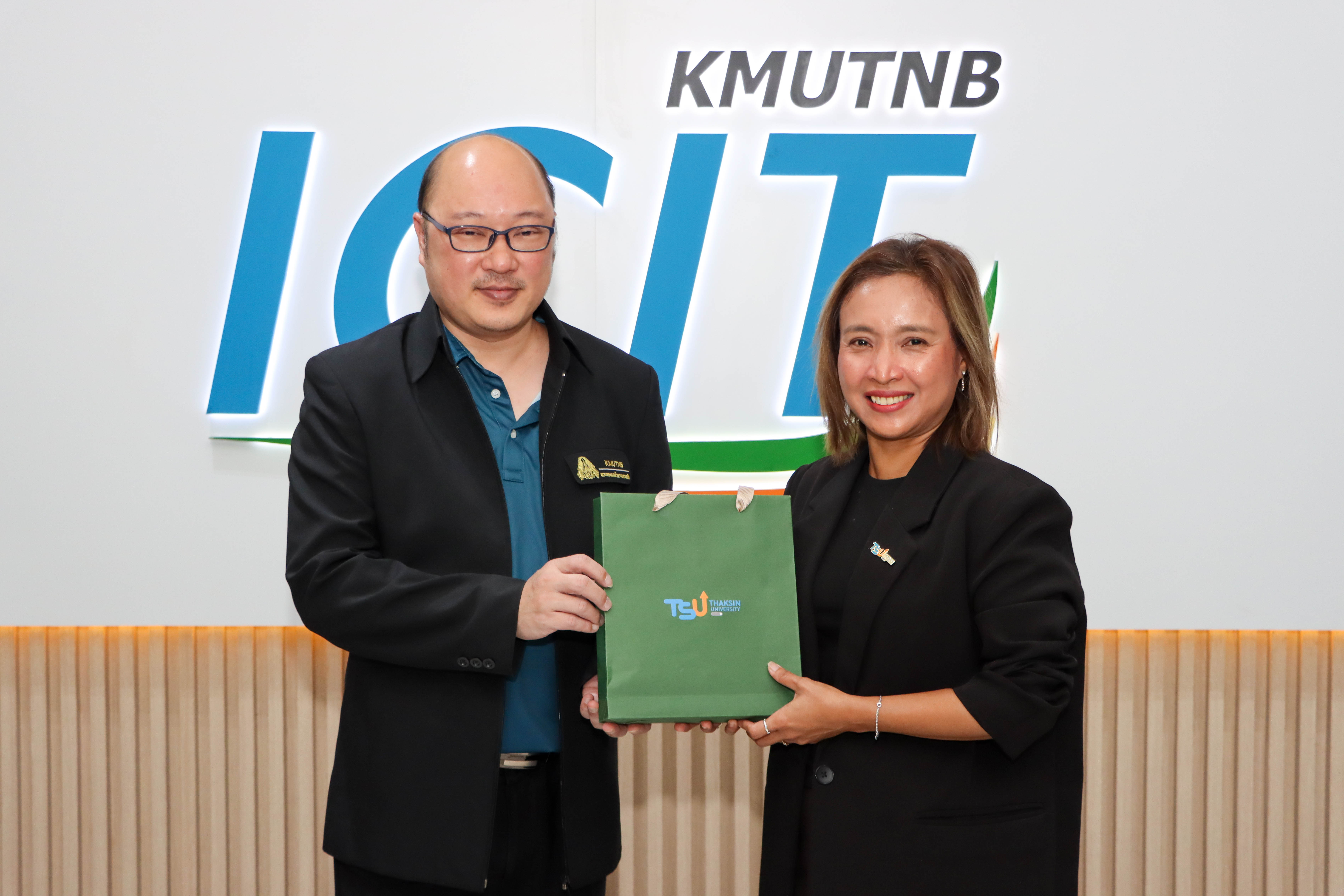 ก้าวสู่ Digital Organization! LeRT ม.ทักษิณ เรียนรู้ต้นแบบบริหารทรัพยากรองค์กรแบบบูรณาการ เชื่อมทุกกระบวนงานสู่ Paperless