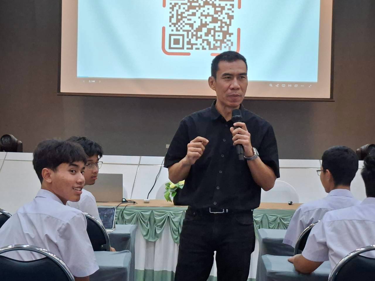 ถ่ายทอดทักษะ AI สร้างพลเมืองดิจิทัล ผ่าน Workshop “การออกแบบผลิตภัณฑ์ด้วย AI”
