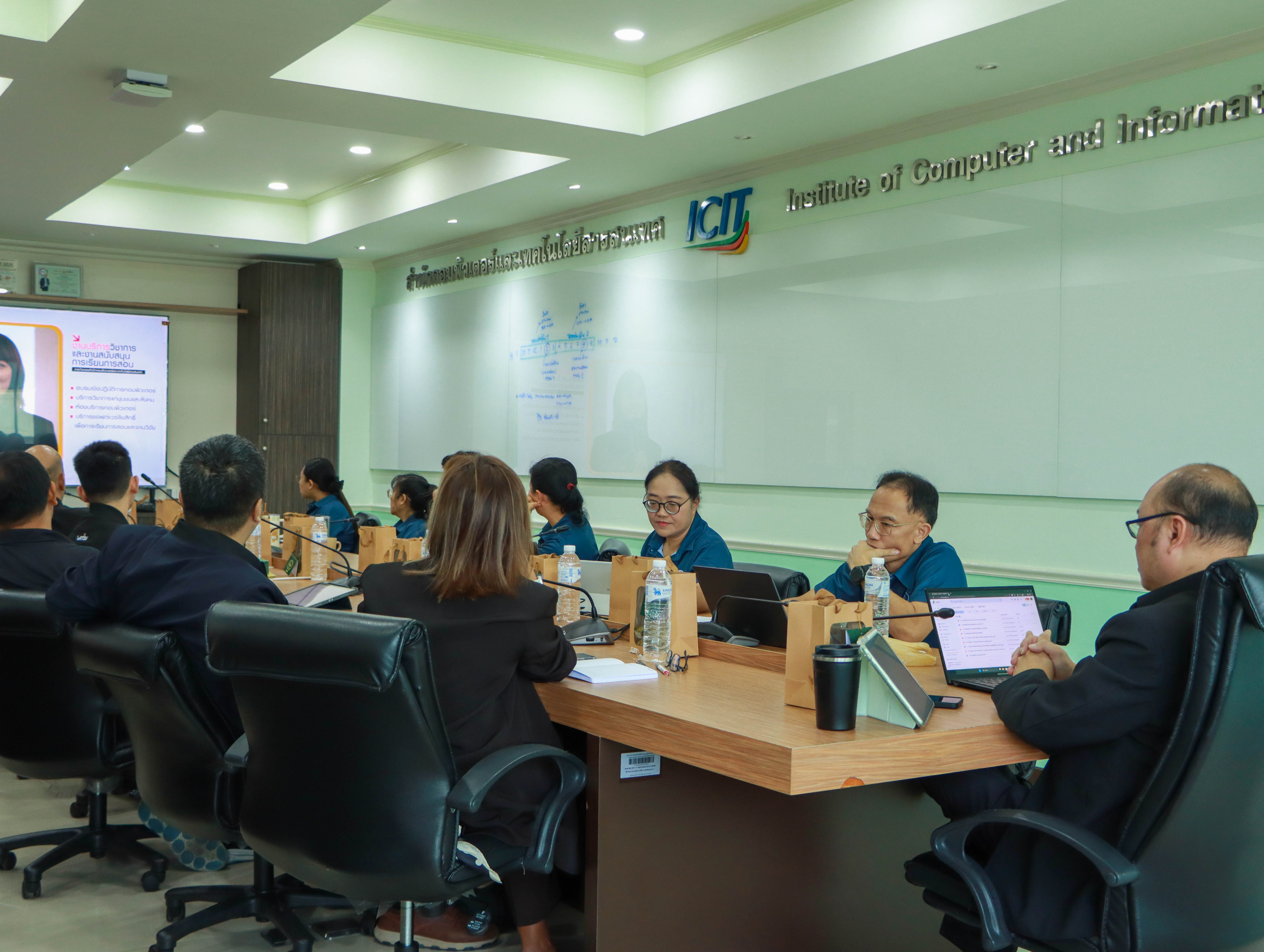 ก้าวสู่ Digital Organization! LeRT ม.ทักษิณ เรียนรู้ต้นแบบบริหารทรัพยากรองค์กรแบบบูรณาการ เชื่อมทุกกระบวนงานสู่ Paperless